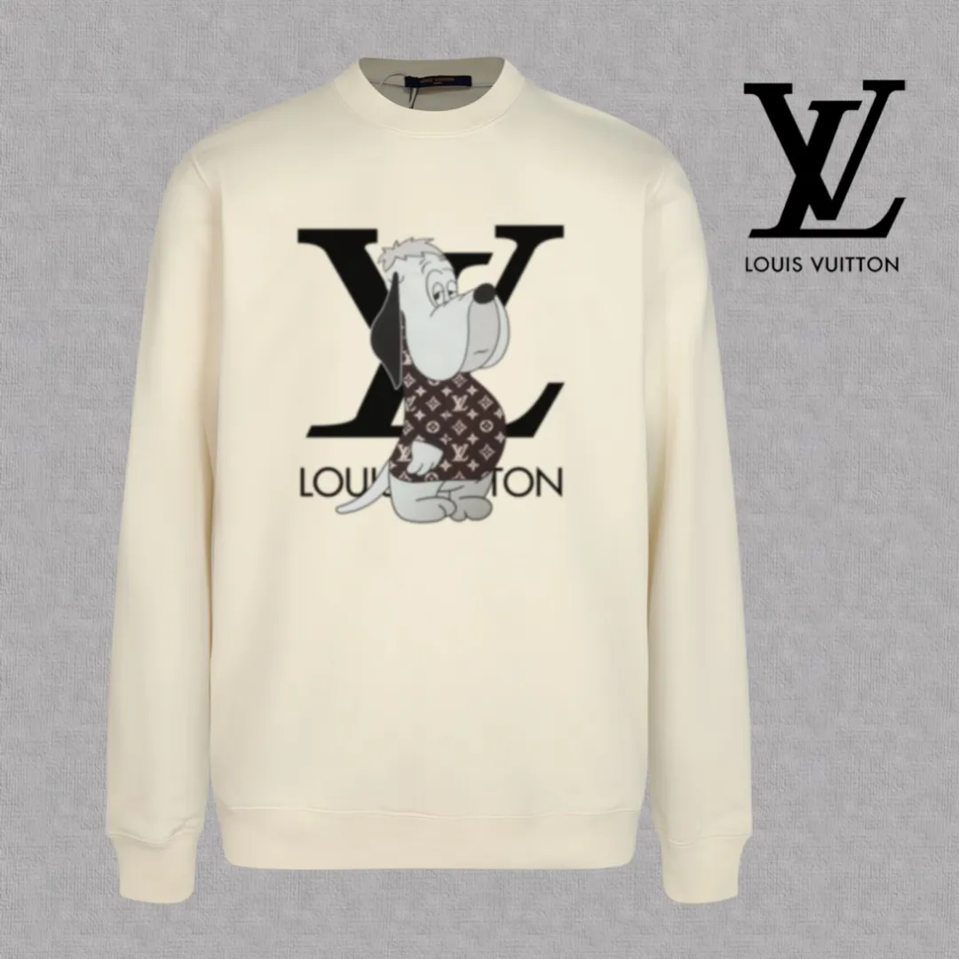 🅿️250 hot style on the shelves🔥❗ 💫〖Louis Vuitton LV〗 Fashionable round neck sweatshirt, casually matched with various styles, it is perfectly handsome😎The whole dress is made of double waistcoats, which makes the whole dress more three-dimensional. Not ordinary factories can do such fine work. The 2025 spring style counters are on sale, exquisite round neck terry sweatshirt, high-end double-strand pure cotton Customized drawstring ribs are dyed in the same vat and are complete with three standards. The chest craftsmanship adopts a simple and elegant pattern on the chest, which is easy to control for any age group! Fit and comfortable! Customized thickened 440g terry sweatshirt fabric, soft and comfortable to the touch, with a three-dimensional shape! 🙌🏻 It’s also very breathable, so it’s a versatile style that can be worn with any outfit! ✔Color: Black White Apricot Size: S M L XL 2XL